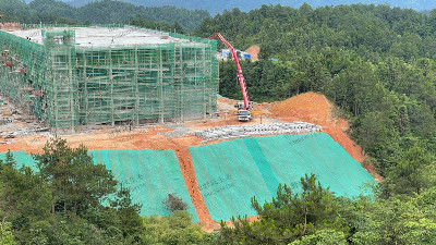 榕江縣益豚生態(tài)農業(yè)有限公司邊坡復綠二期工程施工進場